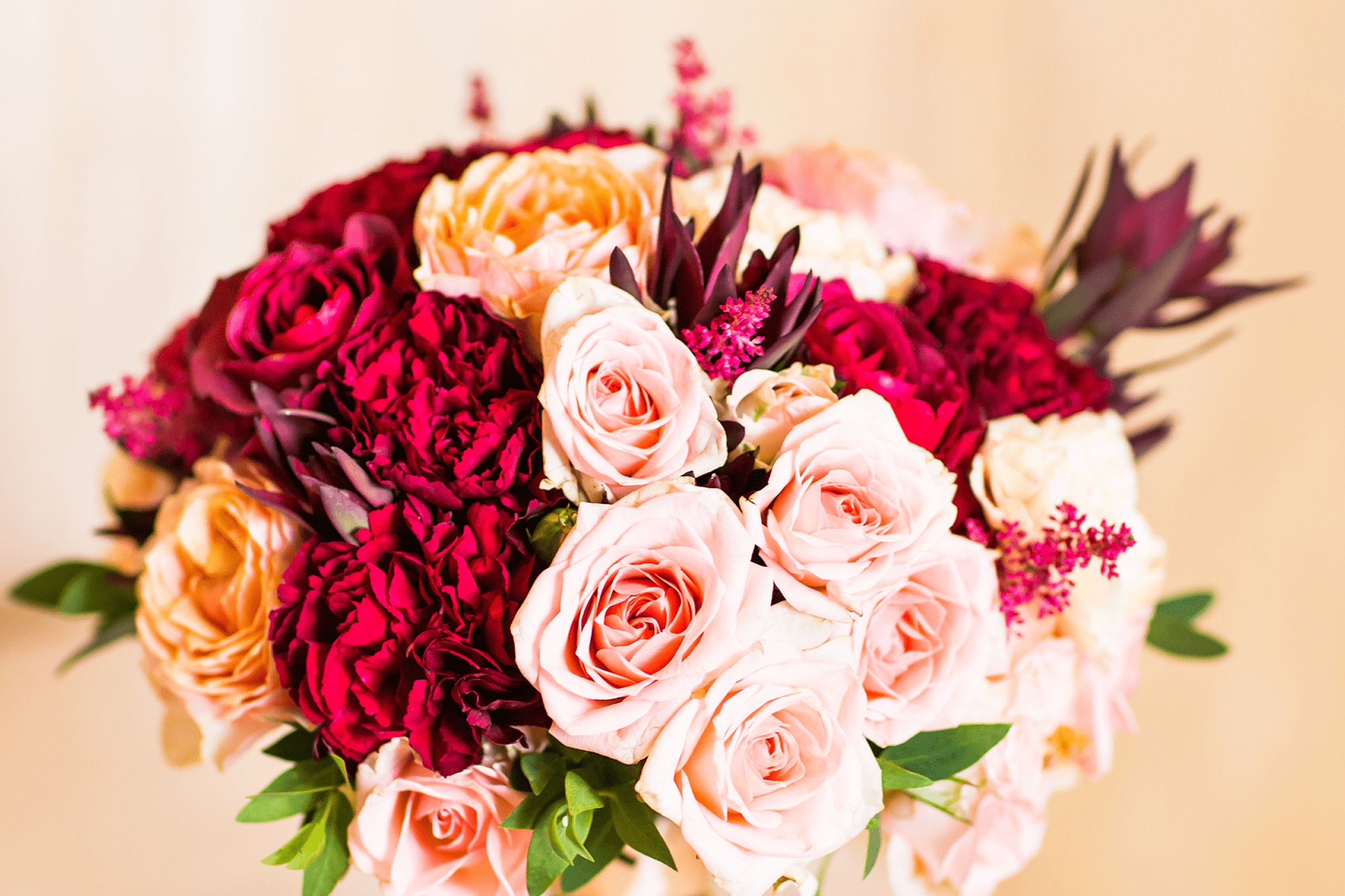 Bouquet of roses in red and pink.
